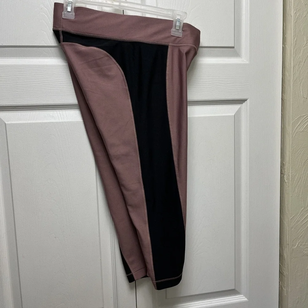 Under Armour Heat Gear Womens Compression Capri Leggings Pink And Black Strips L